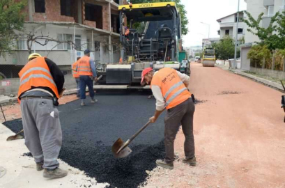 Osmangazi’de cadde ve sokaklar asfaltlanıyor