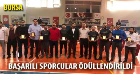 Başarılı sporcular ödüllendirildi