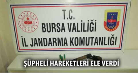  Şüpheli hareketleri ele verdi