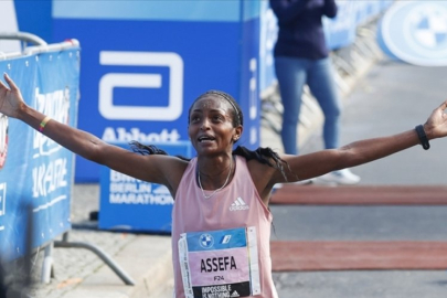 Atlet Assefa, Berlin Maratonu'nda kadınlar dünya rekorunu kırdı