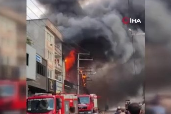 Bursa’da mobilya fabrikası alevlere teslim oldu