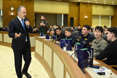 Başkan Aktaş stajyer öğrencilerle buluştu