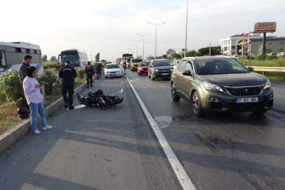 Fenalaşıp otomobilden inince arkadaki araçlar birbirine girdi