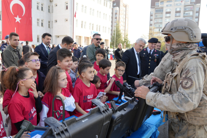 Jandarma, Cumhuriyet'in 100. yılında kapılarını öğrencilere açtı