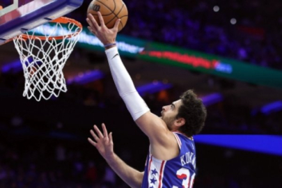 Furkan Korkmazlı 76ers, Raptors'ı yendi