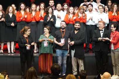 Tiyatro festivaline yoğun ilgi! Etkeser’den kültür ve sanat dostlarına teşekkür