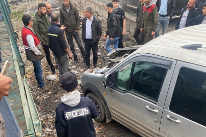 Tren kazası: Hafif ticari araç sürücüsü ölümden döndü