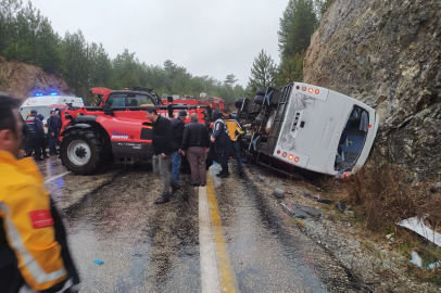 Otobüs devrildi:  1 ölü, 5 yaralı