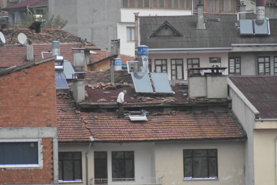 Çatıda tehlikeli yürüyüş