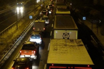 Çankırı'da yol trafiğe kapandı, saatlerce mahsur kaldılar!