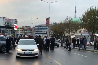 Bıçaklı kavgaya müdahale eden polis yaralandı