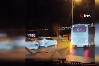 Bursa'da iki servis minibüsü çarpıştı: 7 yaralı