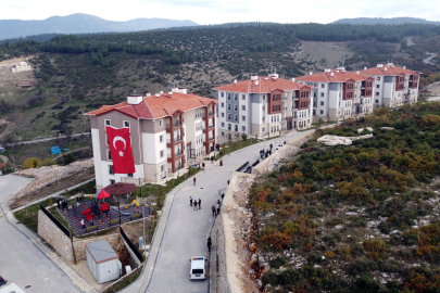 TOKİ'de sevindiren haber! Hak sahiplerine anahtarları teslim edildi