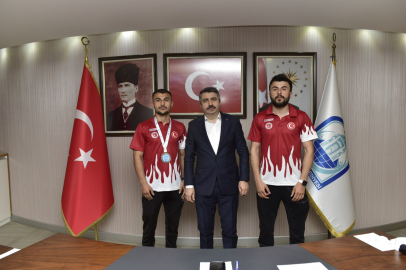 Spor alanında da örnek  belediye sporcuları makamında ağırladı