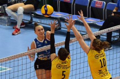 Nilüfer Belediyespor  Oberbank Steelvolleys'a set vermedi