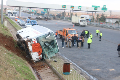 Otobüs ile tır çarpıştı: 10 yaralı